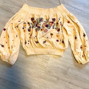 Off shoulder free people top with flowers bell sleeves cropped boho beach look